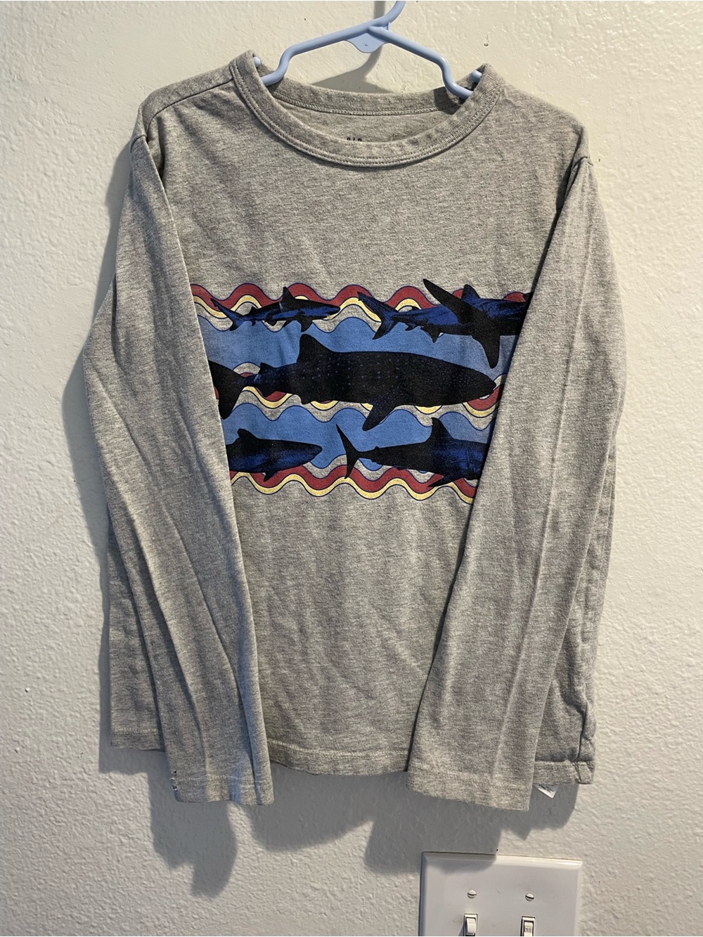 Gap Kids Boys Gray Shark Graphic Long Sleeve T-Shirt Size M Medium 8 Heather